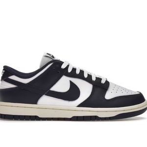 Nike Women Vintage dunks